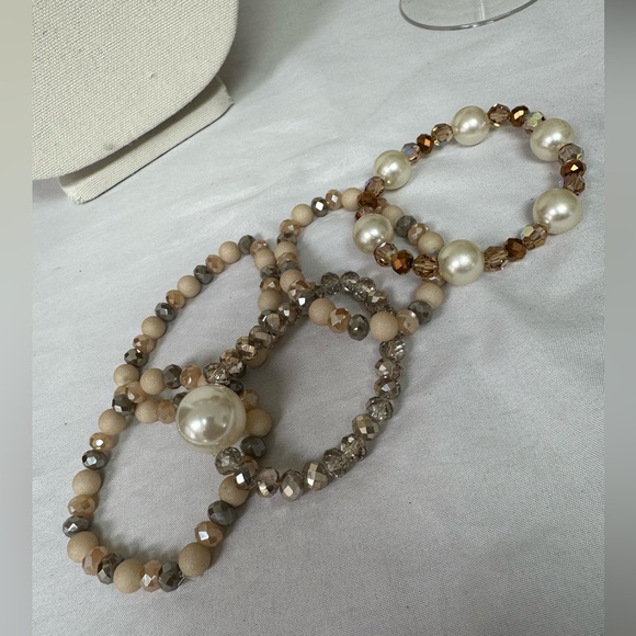 Set of 5 vintage stretch bead bracelets - Picture 3 of 5